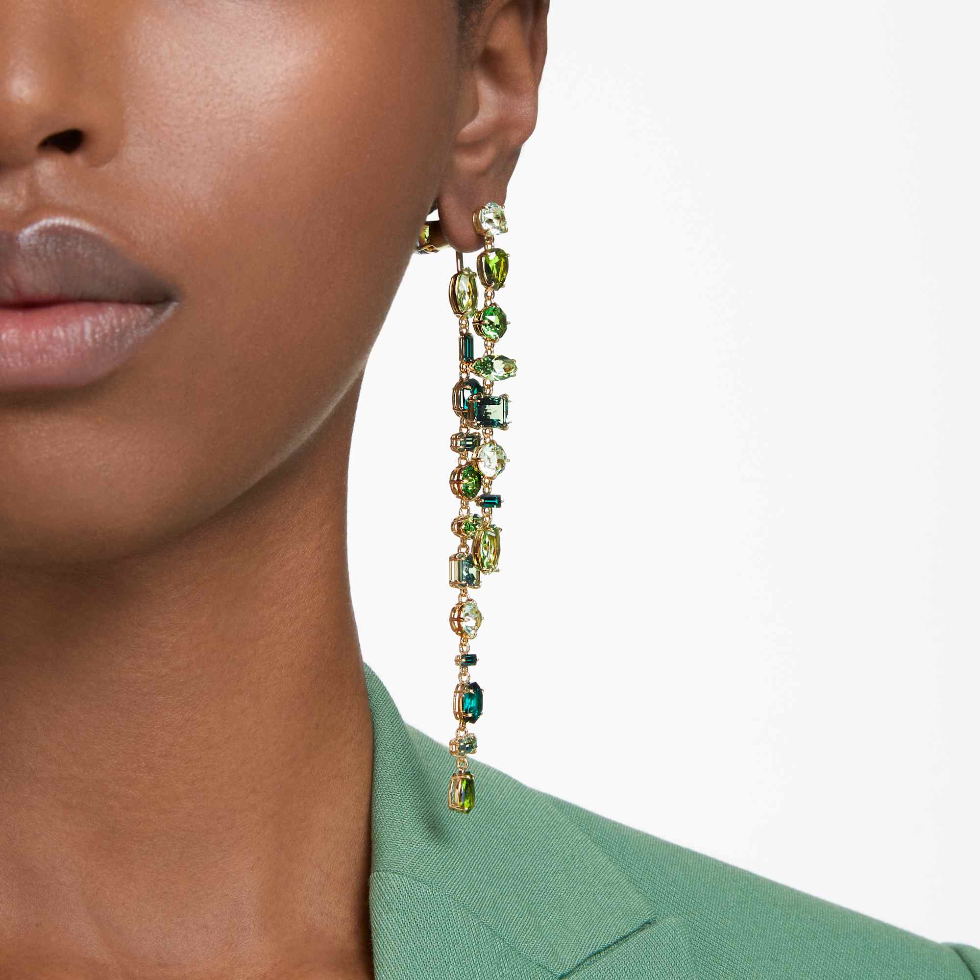Gema drop earrings, Asymmetrical design, Mixed cuts, Extra long, Green, 18K gold finish