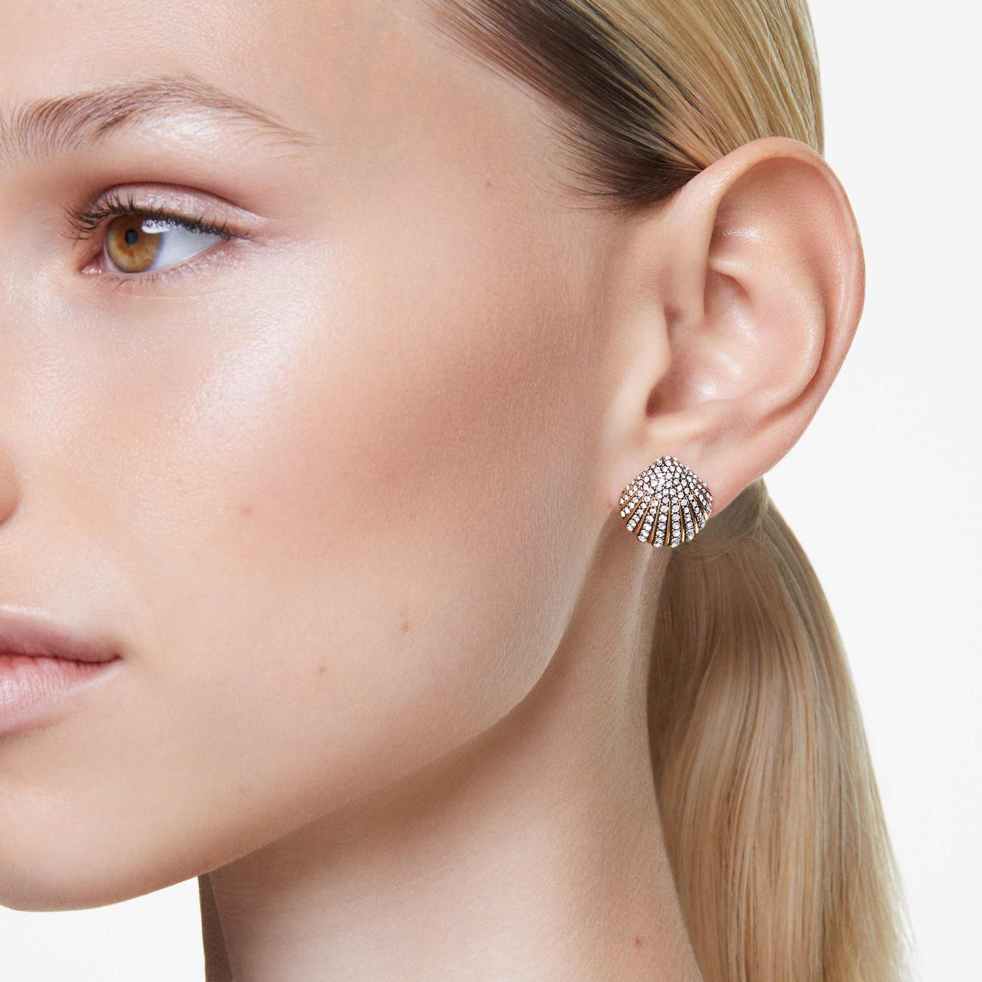Idyllia stud earrings, Shell, White, 18K gold finish
